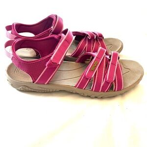 Teva Tirra Sandals Pink Fuchsia White Velcro Straps SZ 5 NWOT